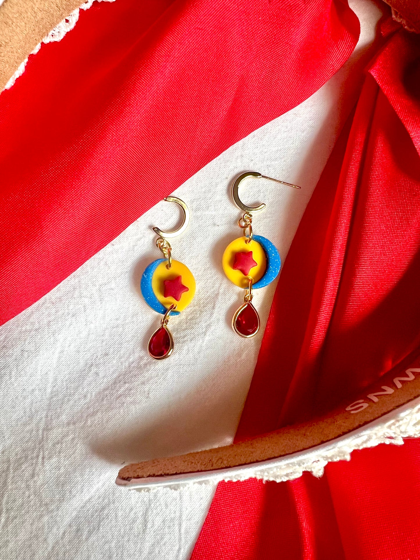 Luxo dangles